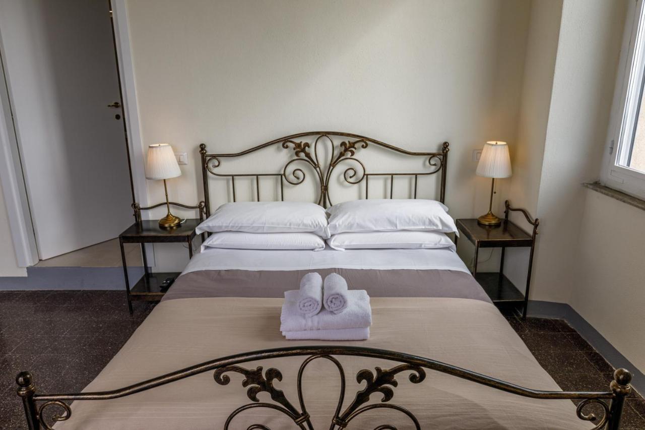 Onlyrooms IV - Sea View & Free Parking Cagliari Buitenkant foto