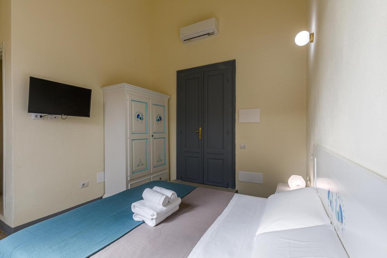 Onlyrooms IV - Sea View & Free Parking Cagliari Buitenkant foto