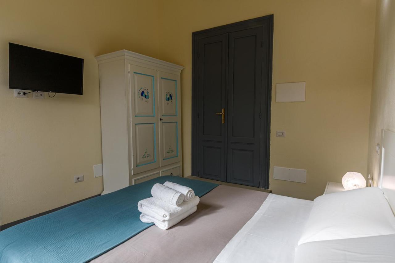 Onlyrooms IV - Sea View & Free Parking Cagliari Buitenkant foto