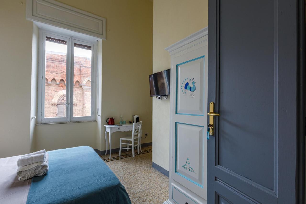 Onlyrooms IV - Sea View & Free Parking Cagliari Buitenkant foto