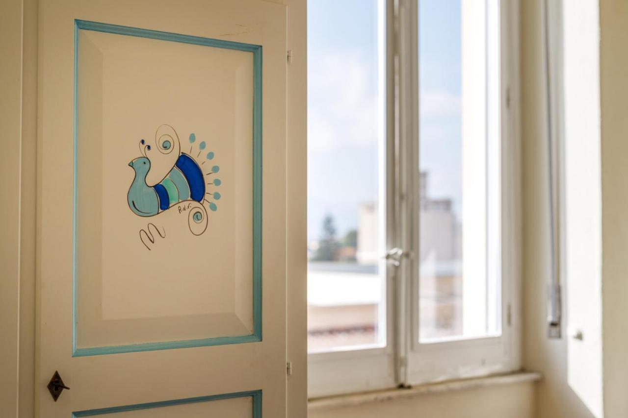Onlyrooms IV - Sea View & Free Parking Cagliari Buitenkant foto