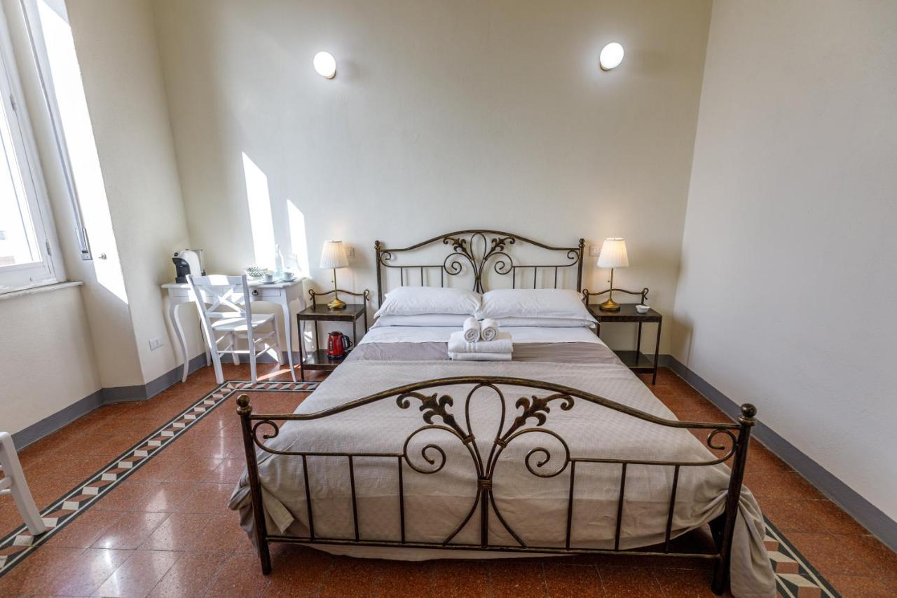 Onlyrooms IV - Sea View & Free Parking Cagliari Buitenkant foto