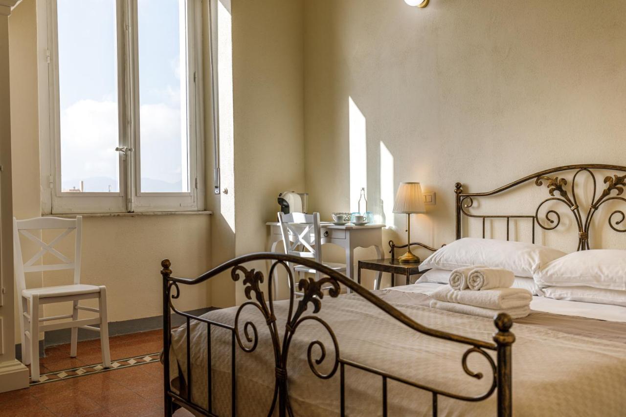 Onlyrooms IV - Sea View & Free Parking Cagliari Buitenkant foto