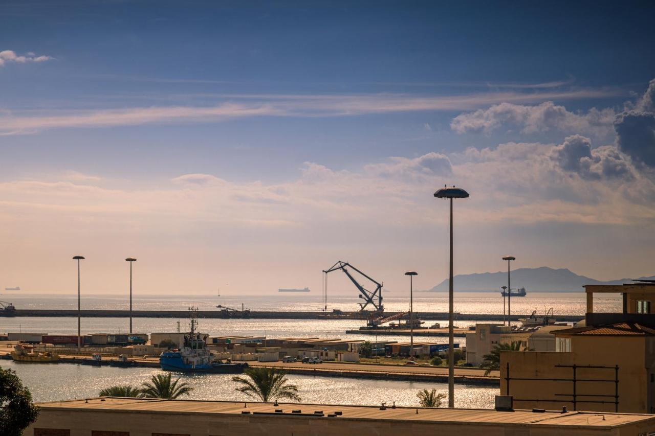 Onlyrooms IV - Sea View & Free Parking Cagliari Buitenkant foto
